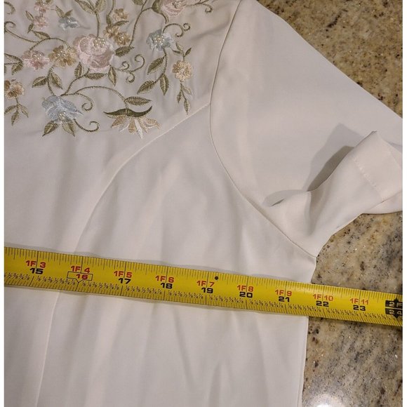 NEW! Vtg Liz Thomas Embroidered Beaded Button Blouse Size Large Short Sleeve - Picture 5 of 12